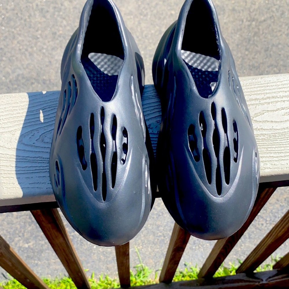 Black unbranded foam shoes